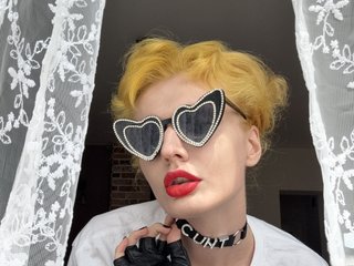 Chat vidéo érotique ThaliaWhisper