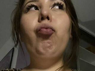 Chat vidéo érotique Thebaddestfemale