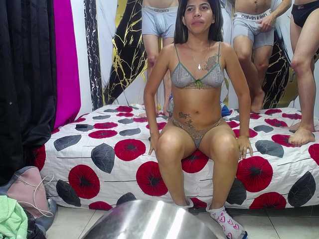 Captures d'écran de diffusion TheNewHotMarchGroup