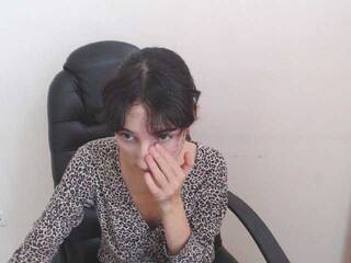 Chat vidéo érotique Timina