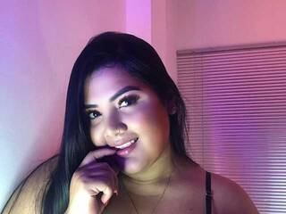 Chat vidéo érotique TINAHILLS