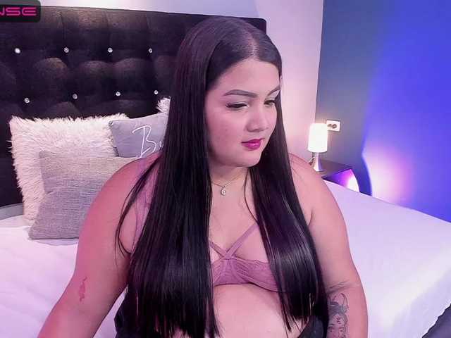 Photos TINAHILLS Let me wrapp on my big thighs will crush your hot cock and my big smile will make you crazy - Multi-Goal : ♥♥Our cum♥♥ #curvy #cum #bigboobs #bigass #lovense
