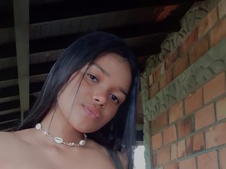 Chat vidéo érotique Tiny-Annie