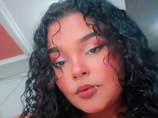 Chat vidéo érotique TinyZoe18