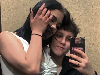 Chat vidéo érotique Undress-and-Rule