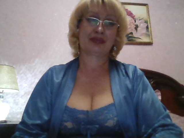 Photos _mamasita_ Greetings, my dears: * Welcome im my room. I will be glad to your attention and gifts :) I'm collecting tokens for a better camera. Need @remain :*