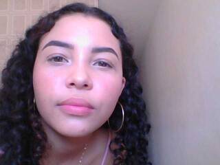 Chat vidéo érotique vajoleth-22