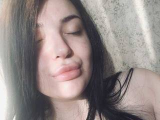 Chat vidéo érotique VikkiMommy