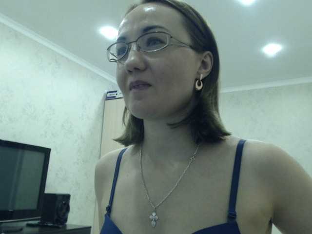 Photos viktoriyax I watch your camera for 21 tokens, listen to music for 10 tokens, and also go to ***ping, groups and private. Tips are welcome. Also put the Love of visitors!