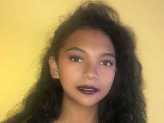 Chat vidéo érotique WhitepussyN