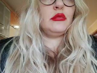 Chat vidéo érotique NushaMilf