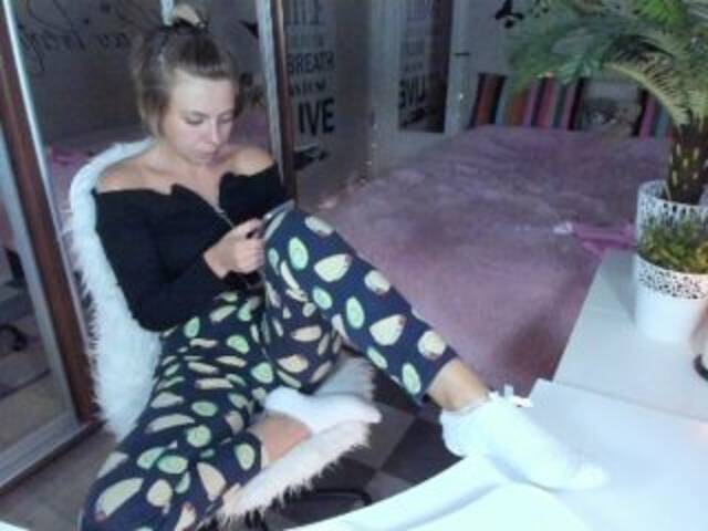 Captures d'écran de diffusion CallMeAngel