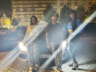 Chat vidéo érotique xtripletemptationx