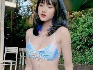 Chat vidéo érotique Yanhnhi