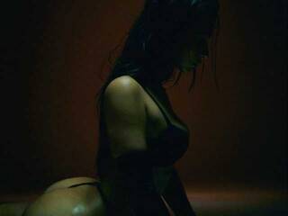 Chat vidéo érotique Mollllli