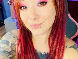 Chat vidéo érotique Yolandi