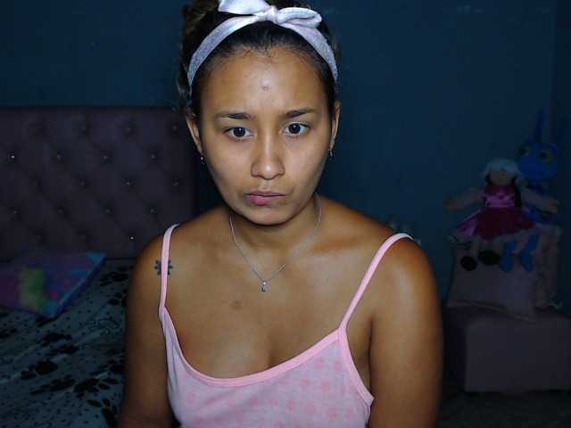 Photos yummyqueenx couple show privately do not miss it for just 1000