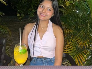 Chat vidéo érotique ZashaFoxxy