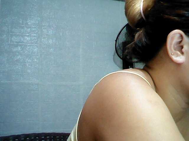 Photos zyna6914 hello guy welcome to my room help me soem token guyz thank you for all help guyz...